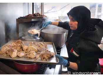 ‘Powerful way to connect’ — Windsor Muslims reach out with meals to those in need