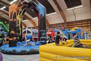 Springkastelen vullen sporthal Den Drab om het nieuwe jaar in te hoppen