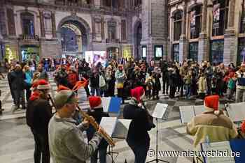 Harmonie Sint-Laurentius musiceert 1.200 euro bijeen voor De Warmste Week in Antwerpen