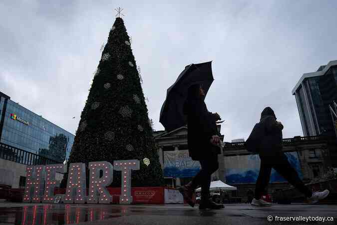 Strong winds and heavy rain continue in B.C.’s south coast on Boxing Day