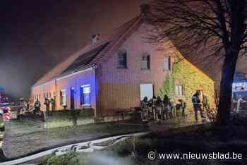 Brand vernielt opslagruimte bij woning in Zondereigen