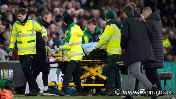 West Ham GK Fabianski 'alert' after scary collision