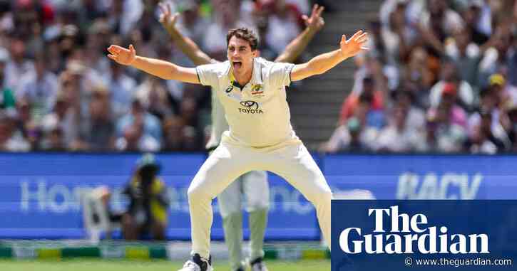 Cummins conjures special delivery as Australia heap pressure on India