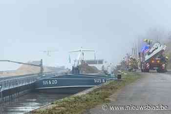 Schip geladen met slib maakt water in Wijnegem: brandweer schiet te hulp