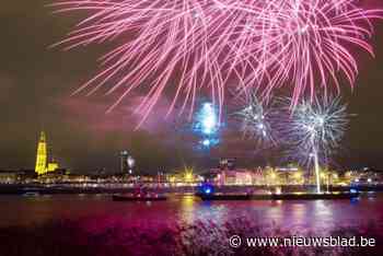 Antwerpen verwelkomt 2025 met spectaculair vuurwerk boven de Schelde