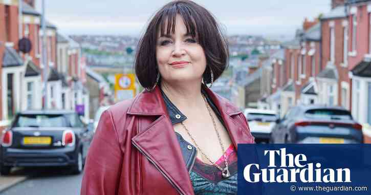 Tidy! Ruth Jones to read Shipping Forecast as Nessa to mark centenary