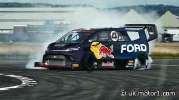 The Stig drifts Ford SuperVan on Top Gear test track