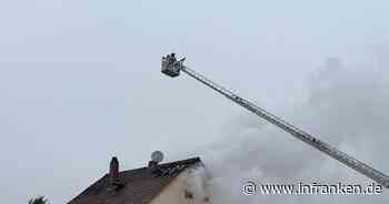 Feuer im Landkreis Bamberg: Brand in Dachgeschosswohnung - Mann verletzt