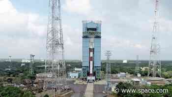 Watch India launch 2 satellites on a space docking test flight on Dec. 30 (video)