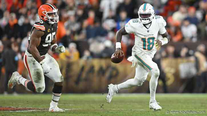 Huntley fills in for injured Tagovailoa, leads Dolphins past Browns 20-3 to keep playoff hopes alive