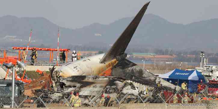 What data show about surviving a plane crash