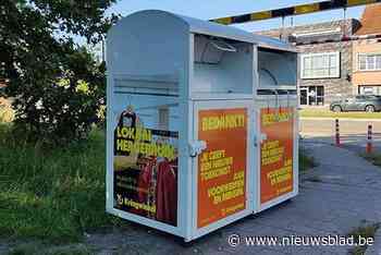 Kringwinkel West zamelt textiel in op negen recyclageparken van IVVO: “Wie textiel in de containers van de Kringwinkel deponeert, steunt de lokale sociale economie”