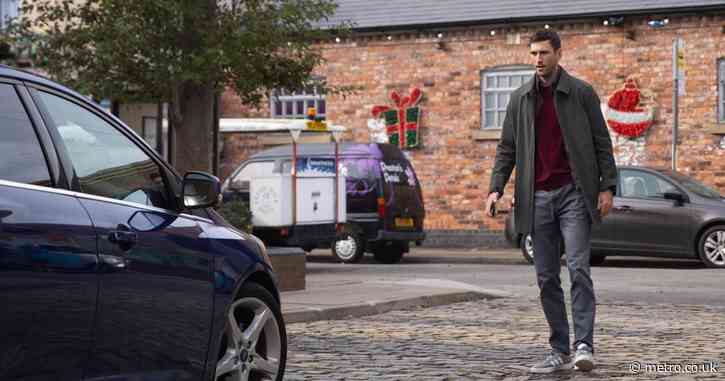 Dodgy copper Kit Green plans revenge as a feud explodes in Coronation Street