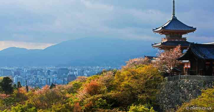 ‘Beautiful’ city is dubbed the ‘seventh ring of hell’ after tourists take over