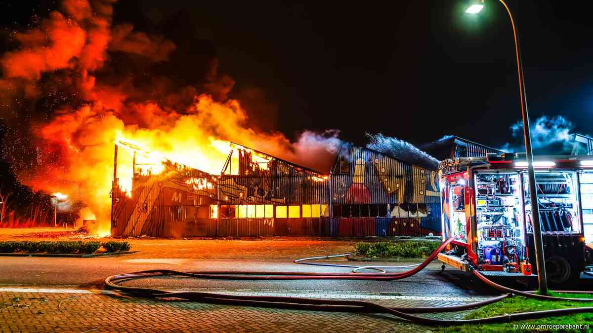 112-nieuws: sloopauto in brand • museumbrand onder controle