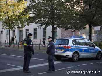 Berlino, ferisce passanti con un coltello. Almeno due feriti