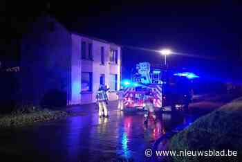 Schouwbrand met veel rookontwikkeling snel onder controle