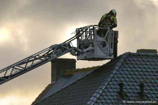 Baan even afgesloten terwijl brandweer schouwbrand controleert