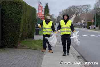 Ahmadiyya-gemeenschap start nieuw jaar met opruimactie in 19 gemeenten