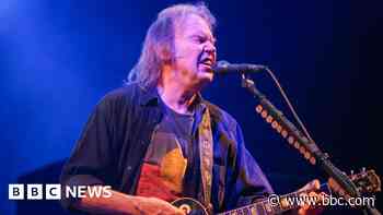 Neil Young shuns Glastonbury over 'corporate control'