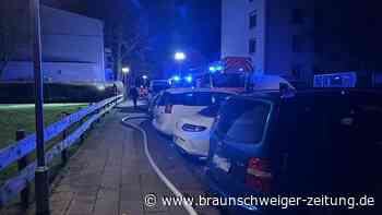 Brand in Lebenstedt: Dichter Rauch treibt Bewohner auf Balkone