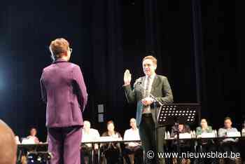 Nieuwe gemeenteraad geïnstalleerd met maand vertraging en dat gebeurde niet in stadhuis