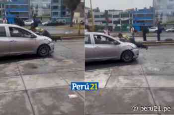 ¡De terror! Colectivero arrastró a policía en un fallido intento de fuga