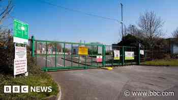 Recycling centre shop faces council officers block