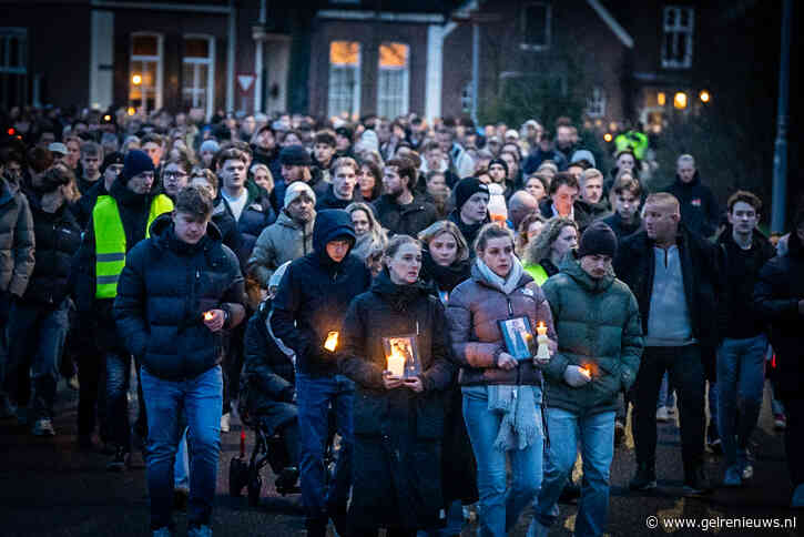 Honderden mensen bij stille tocht voor verongelukte jongeren