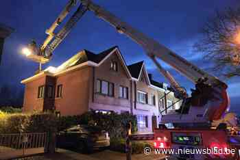 Brandweer krijgt beginnende schouwbrand snel onder controle