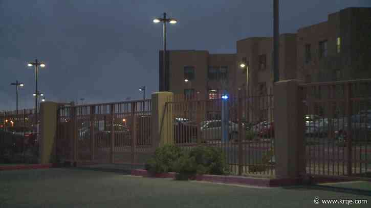 UNM police investigate Lobo Village mugging