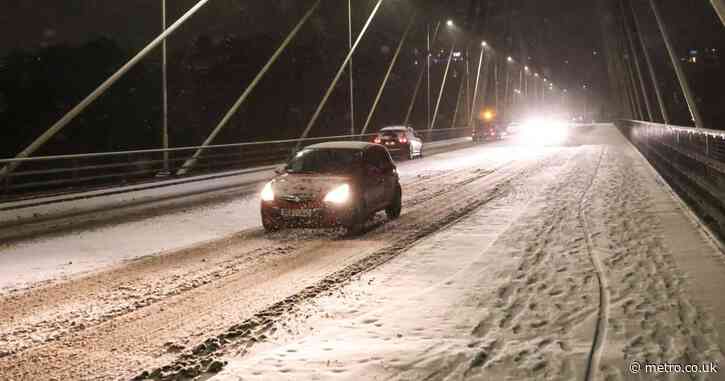 Heavy snowfall closes runways at airports including Manchester and Liverpool