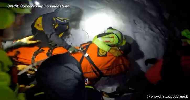 Escursionista scivola per cento metri in un canalone in Valsesia: le immagini dei soccorsi