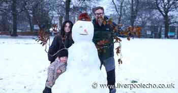 50 magical pictures capture a snowy morning in Merseyside