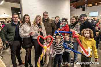 Inwoners genieten van nieuwjaarsreceptie in brandweerkazerne