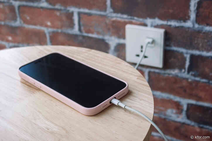 Why you shouldn't charge your phone to 100%, according to experts