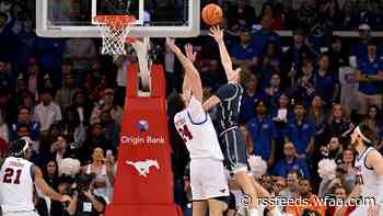 Flagg's double-double leads No. 4 Duke to an 8th straight win, 89-62 over SMU