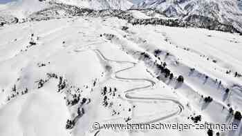 Snowboarder sitzen auf Berg fest – Rettung ist kompliziert