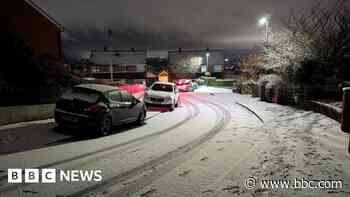 Flight delays and 'treacherous' roads as snow hits NI