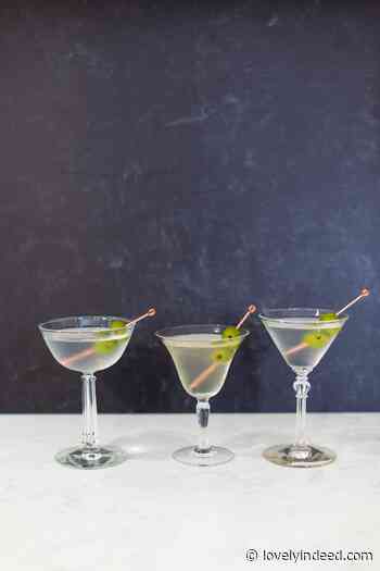 Dirty Martini Cocktail Recipe (Easy!)