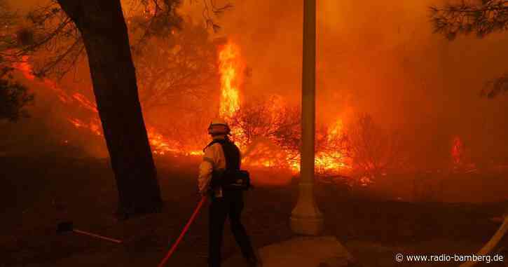 Waldbrand bei Los Angeles schlägt Tausende in die Flucht