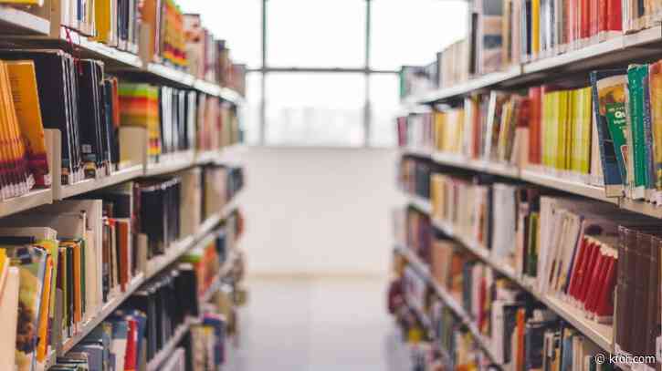 Oklahoma lawmaker files bill requiring schools provide list of all library material