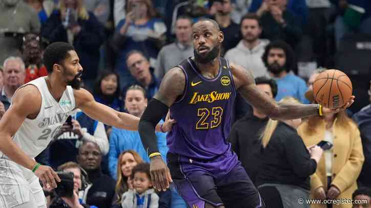 Lakers blown out by short-handed Mavericks