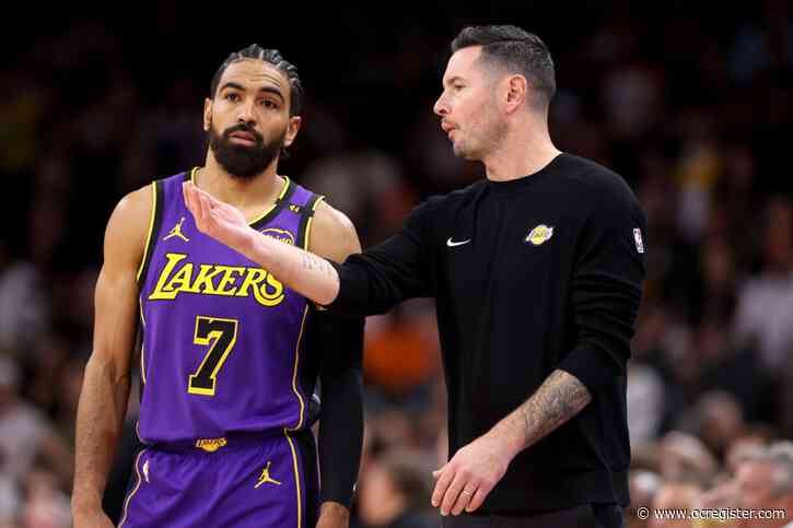 Gabe Vincent returns in Lakers’ loss to Mavericks, shoring up rotation