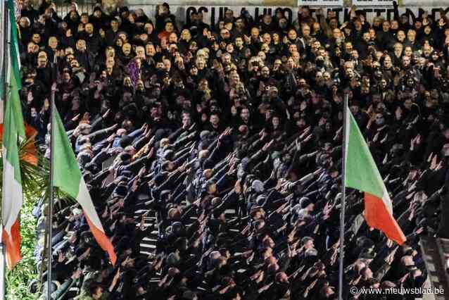 Honderden mensen brengen fascistische groet in Rome