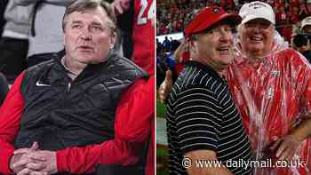 Kirby Smart sits courtside with his son at UGA basketball game... days after suffering family tragedy