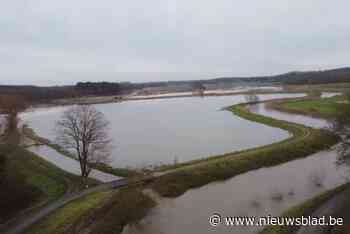 Jaagpad tussen afgesloten door hoge waterstand