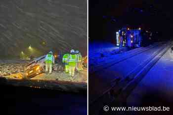 Personen vast in voertuig bij ongevallen in hevige sneeuwval