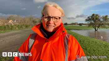 Flood volunteers 'abused and ignored' by drivers