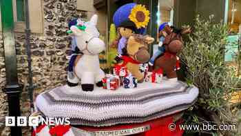 Yarnbombers in stitches over woolly world record